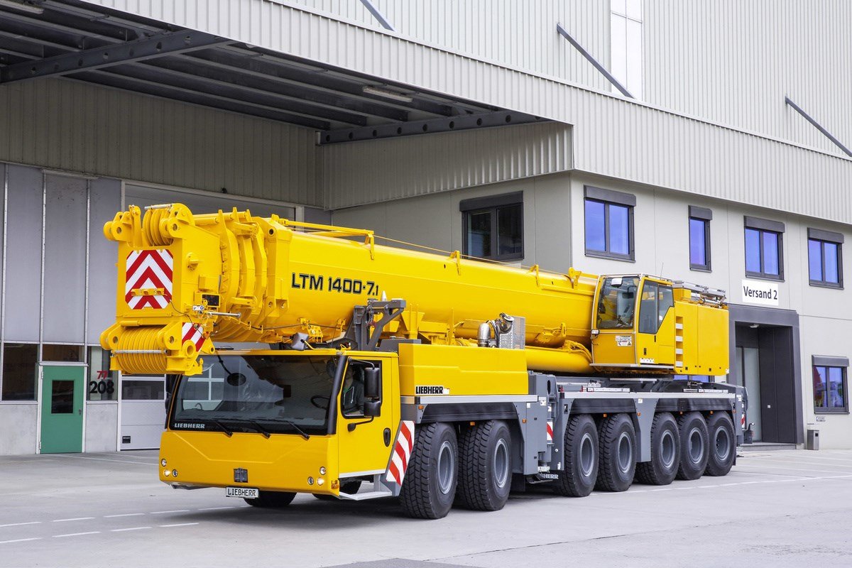 LIEBHERR LTM1400-7.1 - HEAVY LIFTERS
